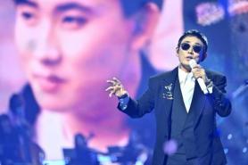 Lee Seung-chul kỷ niệm 40 năm ca hát bằng đêm diễn 28 ca khúc