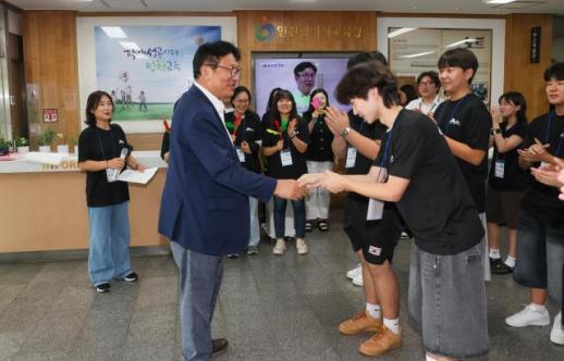 도성훈 교육감, 민주평화 100길 첫 여정 독도로...학생 26명 영토주권 현장서 배운다