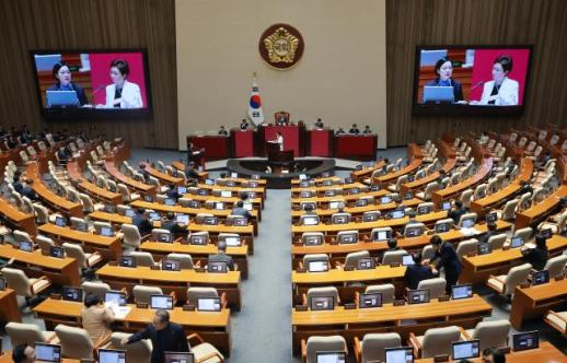 대정부질문서 확장 재정 두고 충돌...與 미래 준비 vs 野 정부 비대 