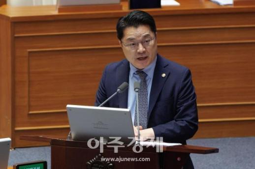 [포토] 대정부질문 답변하는 문신학 산업통상부 차관