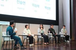 나홍진 감독 호프, 개봉일 예매량 60만장 돌파…극장 3사 예매율 1위