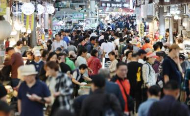 中秋将至 市民采购忙