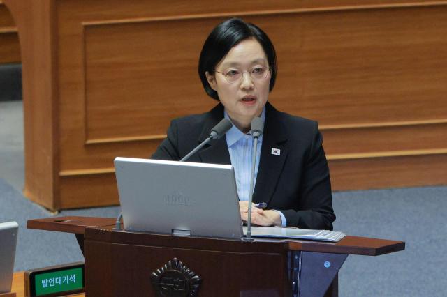 한성숙 국무총리가 14일 오후 서울 여의도 국회에서 열린 정기국회 제8차 본회의 교육·사회·문화 분야 대정부질문에서 서범수 국민의힘 의원의 질의에 답하고 있다 20260914 사진유대길 기자 dbeorlf123ajunewscom