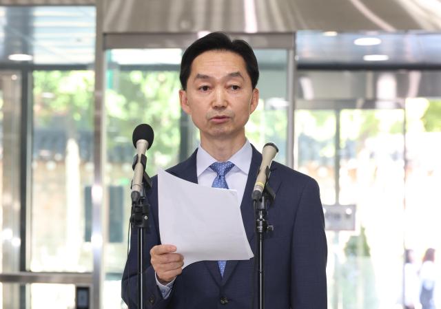 김지용 중대범죄수사청장 후보자가 14일 인사청문회 준비 사무실이 마련된 정부서울청사 창성동 별관에서 현안과 관련한 입장을 표명하고 있다 사진연합뉴스