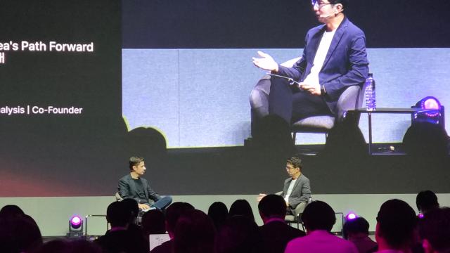 Honglak Lee and George Cameron hold a discussion at the LG AI Talk Concert 2026 AJP Candice Kim