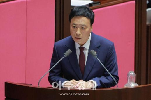 [포토] 대정부 질문하는 ​​​​​​​정성국 국민의힘 의원