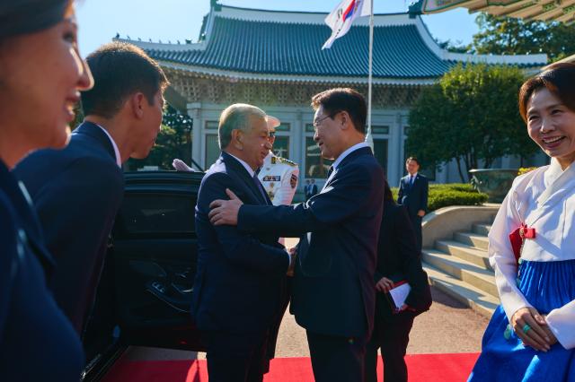 Korea courts Uzbekistan on minerals before Central Asia summit