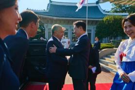 Korea courts Uzbekistan on minerals before Central Asia summit