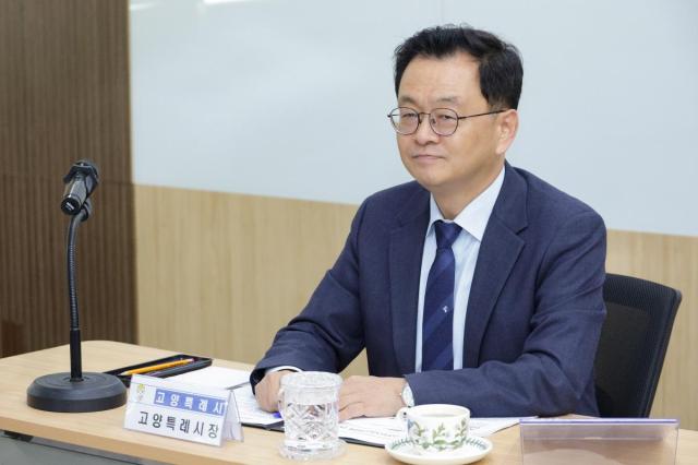 민경선 시장이 ‘안전보건관리책임자 안전보건교육’을 진행하고 있다 사진고양시