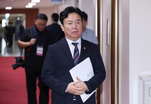 ​​​​​​​노동장관 메가특구법 노동 특례, 원포인트 사회적 대화 제안