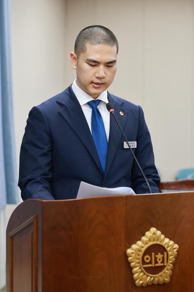 강성찬 의원이 지난 11일 일자리경제위원회 회의실에서 조례안 제안설명을 하고 있다사진전남광주특별시의회