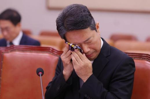 김승원, 가족의혹 해명하다 눈물…與 격려박수·국힘 악어의 눈물