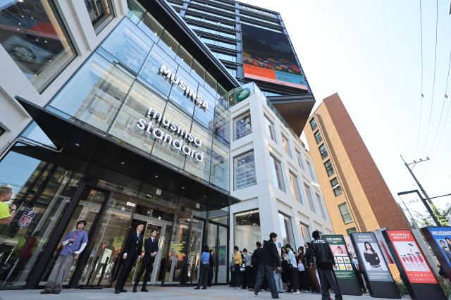Visitors wait to enter Musinsa Mega Store in Seongsu-dong Seoul April 24 2026 AJP Han Jun-gu