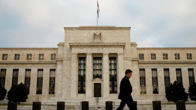 أسعار الفائدة على السندات الأمريكية: من 14% إلى 0% وعودة إلى 5%... التحولات التاريخية