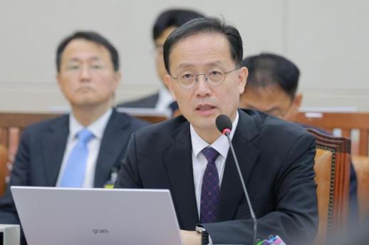 이형일 비거주 기간 인정 사유, 국회 논의 거쳐 탄력 운용 검토