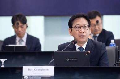 배경훈, AI 감속론에…우리는 지금 AI의 속도를 늦출 여유가 없다