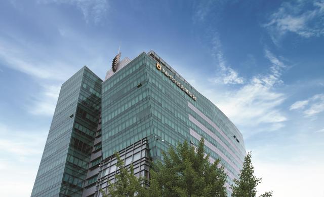 NH농협손해보험이 지난 78월 부산·대전·대구·경남·충남세종 등 전국 5개 농협손보 지역총국이 치매극복선도기업 인증을 획득했다 사진은 서울 서대문구 NH농협손해보험 본사 사진NH농협손해보험