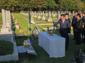 Kazakh minister honors independence hero Hong Beom-do