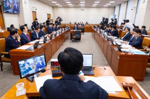재경위, 이형일 후보 청문보고서 채택…野 부적격 의견