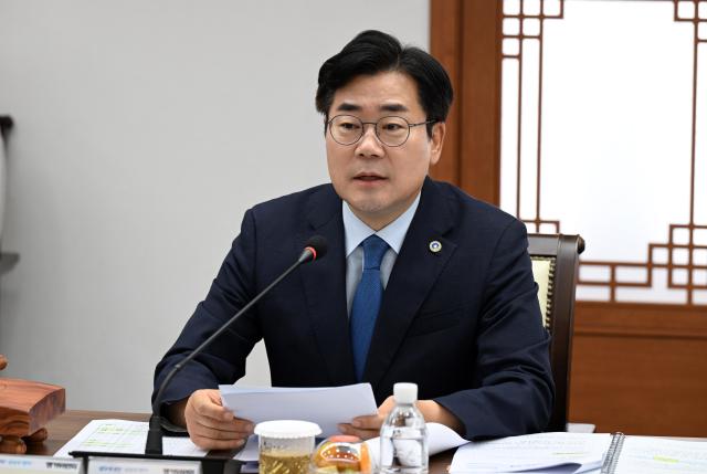 박찬대 인천광역시장이 17일 시청 장미홀에서 열린 제4회 인천광역시 앵커위원회에서 인사말을 하고 있다 사진인천시