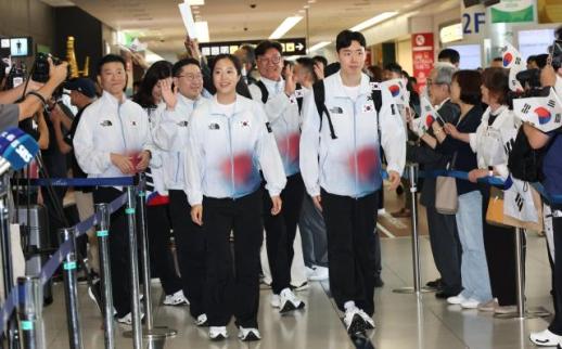 韩国亚运代表团抵达名古屋