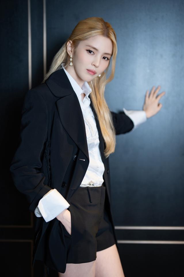 영화 인턴 주연 배우 한소희 사진워너브라더스코리아