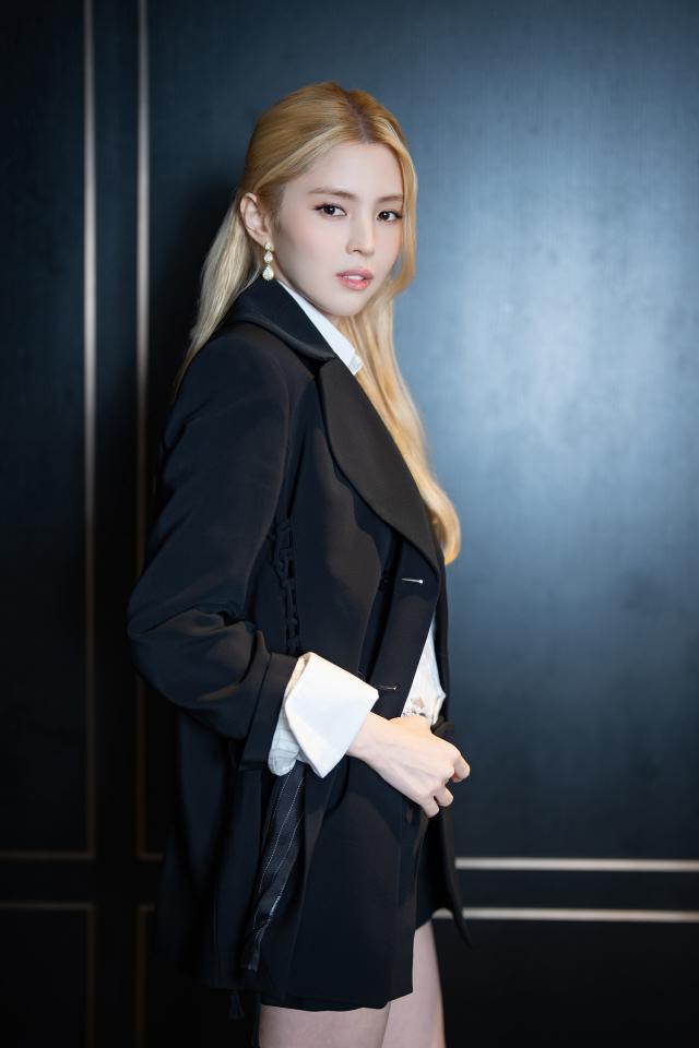 영화 인턴 주연 배우 한소희 사진워너브라더스코리아