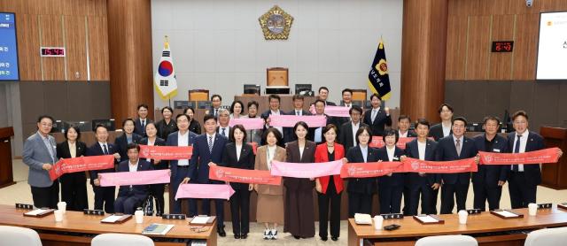 제371회 임시회 4차 본회의_딸기엑스포 성공 개최 퍼포먼스