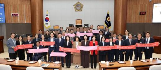 충남도의회, 논산 딸기 세계화 1년 카운트다운…엑스포 지원특위 띄운다
