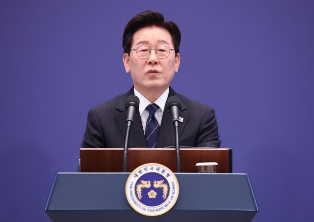 이재명 대통령이 18일 청와대 영빈관에서 기자회견을 하고 있다 사진연합뉴스