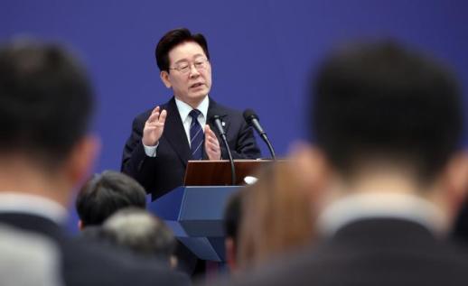 [대통령 회견] 이 대통령, 曺 사법부 독립 발언에 독립성부여 이유 생각해야
