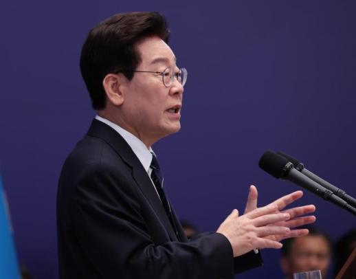 [대통령 회견] 이 대통령 집값 안정, 이 정부에서는 한다…주택 공급 늘리고 대출 수요 관리