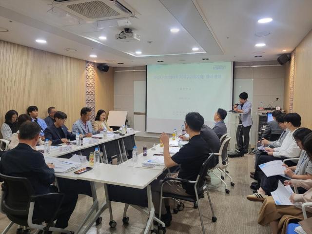 화성특례시가 18일 화성시 GB해제지구지구단위계획 정비 용역 착수보고회에서 용역 추진 방향을 논의하고 있다 사진화성시