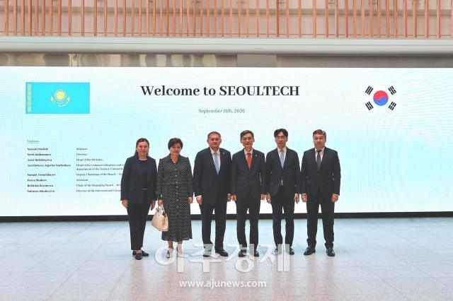 김동환 서울과기대 총장은 지난 14일 사야삿 누르벡Sayasat Nurbek 카자흐스탄 과학고등교육부 장관을 비롯한 정부 및 주요 대학 대표단을 접견하고 한-카자흐스탄 고등교육 협력 확대 방안을 논의했다 사진서울과기대