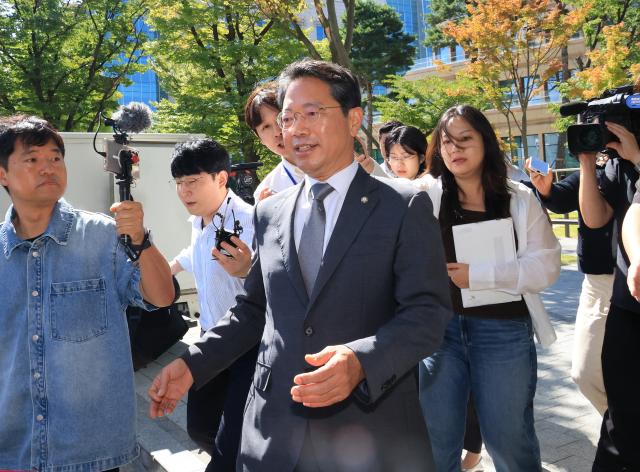 靑, 김승원 성추행 등 추가 의혹 탄원서 보도에 확인 어렵다