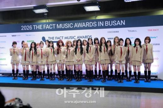 [포토] ​​​​​​​트리플에스(tripleS), 2026 더팩트뮤직어워즈 참석