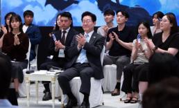 ​​​​​​​조 의장 조국혁신당 새 지도부 출범 축하…개혁의 길, 민생 결실로 이어달라
