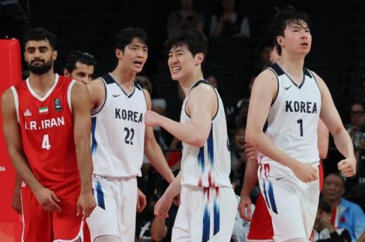 [속보] 아시안게임 남자 농구 12년 만에 금메달…한일전 일본 꺾고 정상