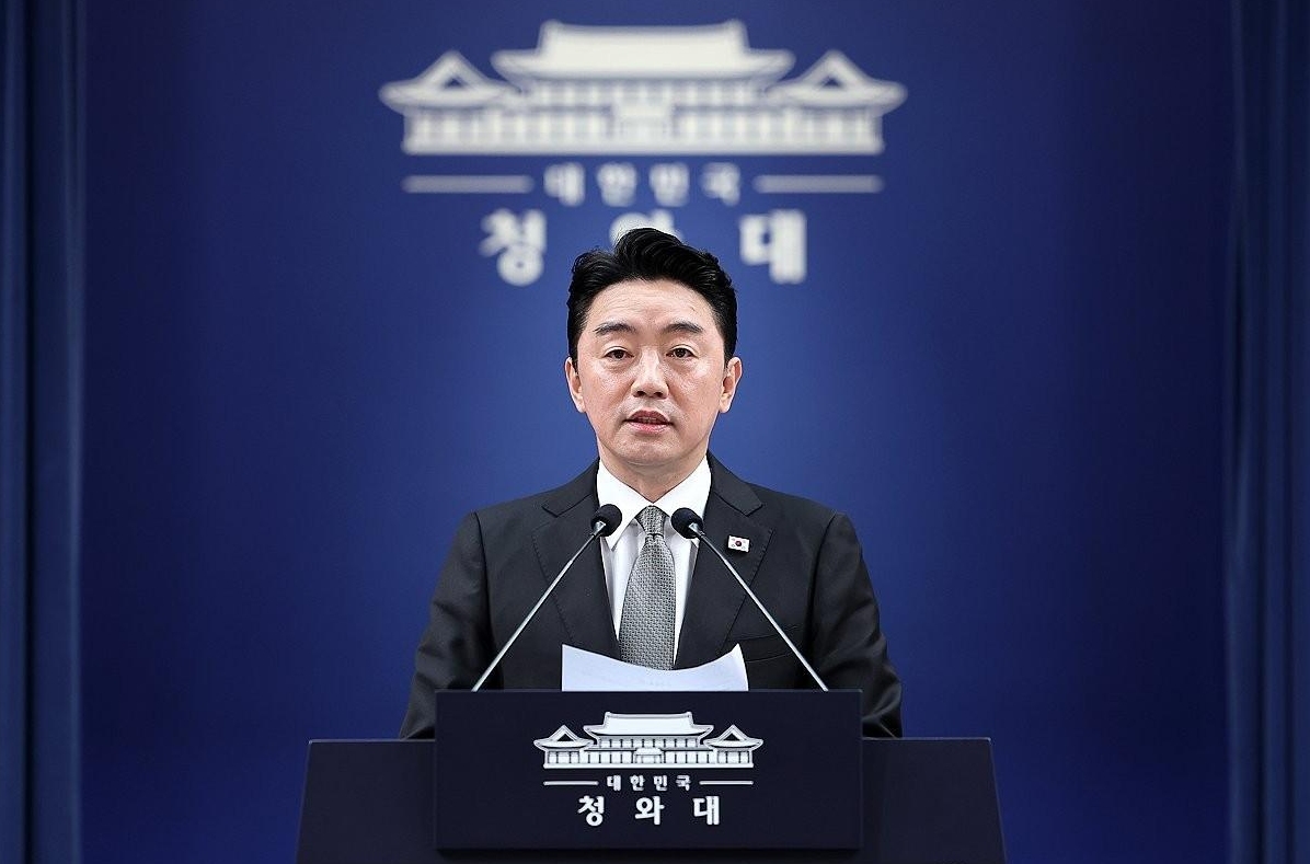 강훈식 대통령 비서실장, 사의 표명