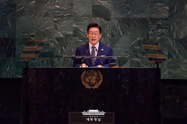 Lee embarks on weeklong trip to US, Mexico