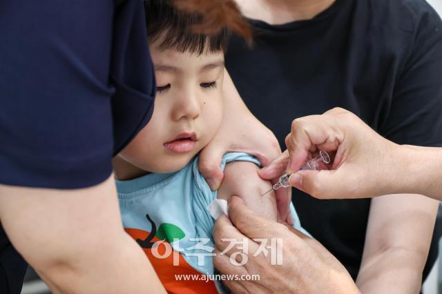 Comienza campaña de vacunación contra la gripe; niños a partir de 6 meses y gestantes reciben prioridad