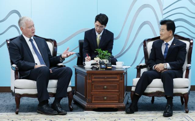 Jeondongyeong se reúne con Steve Bigan, exrepresentante estadounidense: Se espera una etapa decisiva en la península coreana este otoño