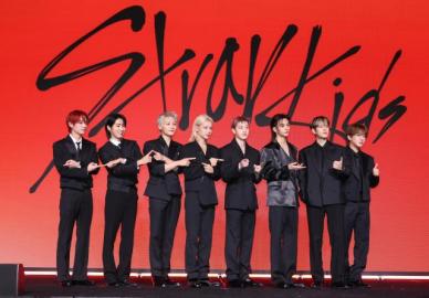 SK證 "스트레이키즈, 월드투어 실적 기대…JYP 목표주가 '유지'"
