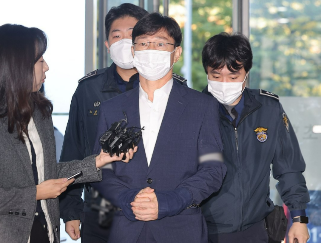 임성근 전 해병대 1사단장이 지난해 10월 27일 서울 서초구 이명현 순직해병 특검팀에 피의자 신분으로 출석하는 모습 사진연합뉴스 