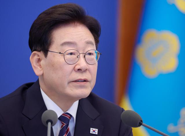 이재명 대통령이 21일 청와대에서 열린 수석보좌관회의에서 발언하고 있다 사진청와대통신사진기자단