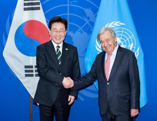 李在明会见联合国秘书长安东尼奥·古特雷斯