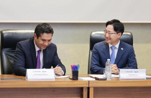 اجتماع أول بين رئيسي الهيئتين الضريبيتين الكوري والمكسيكي لحل تأخر استرجاع ضريبة القيمة المضافة والازدواج الضريبي