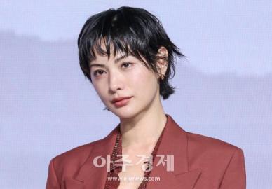 "배우로서 맞지 않는 선택"…나나, 입술 필러 논란 사과