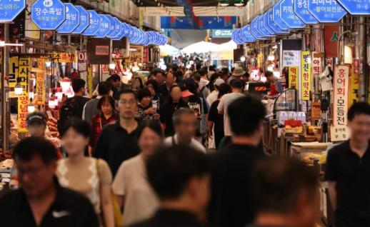 Seouls market buzz before Chuseok