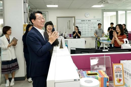 정명근 화성시장, 동탄노인복지관서 어르신 안부 살펴...현장 목소리 청취